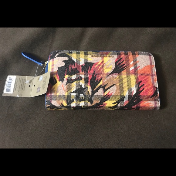 Burberry Handbags - Burberry wallet